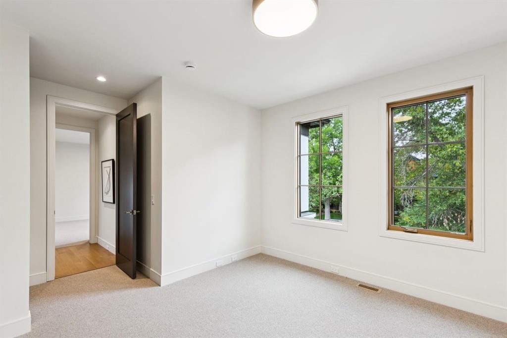 2235 6 Avenue Nw, Calgary, AB