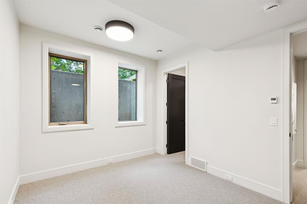 2235 6 Avenue Nw, Calgary, AB