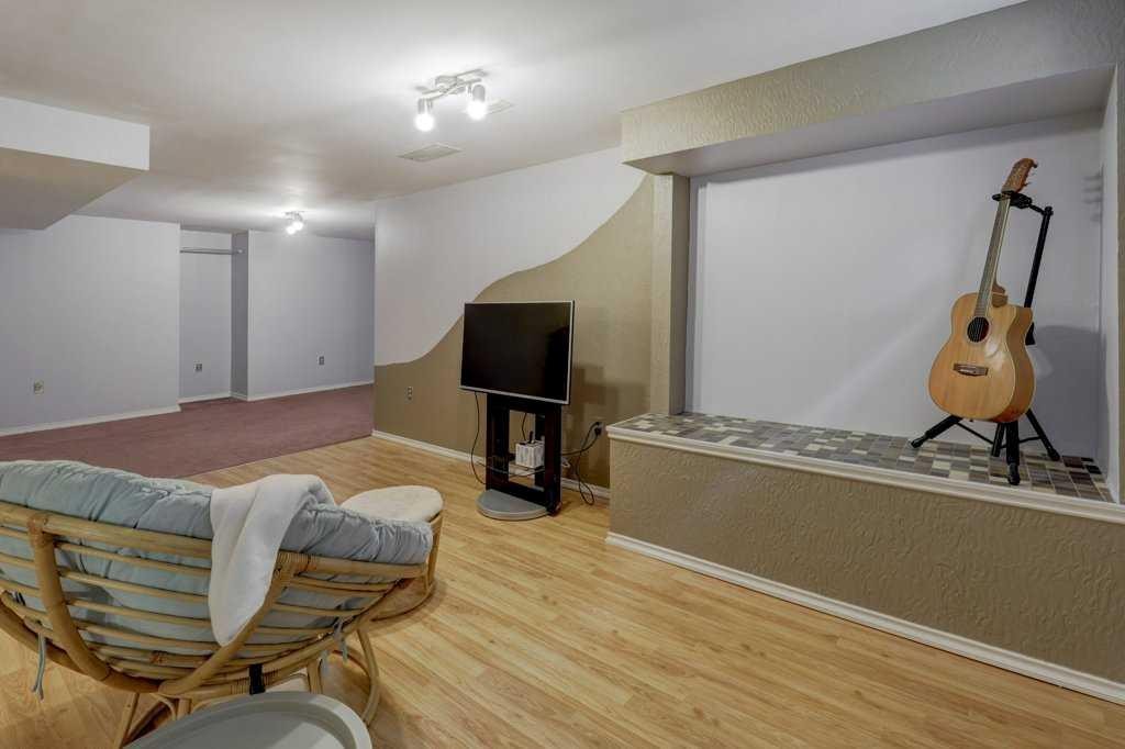 76 Templemont Circle Ne, Calgary, AB