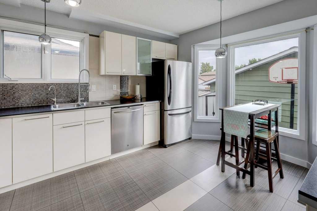 76 Templemont Circle Ne, Calgary, AB
