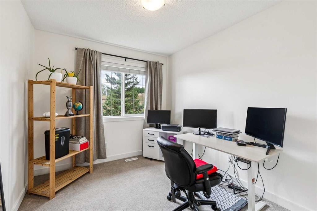 280 Rockyspring Grove Nw, Calgary, AB