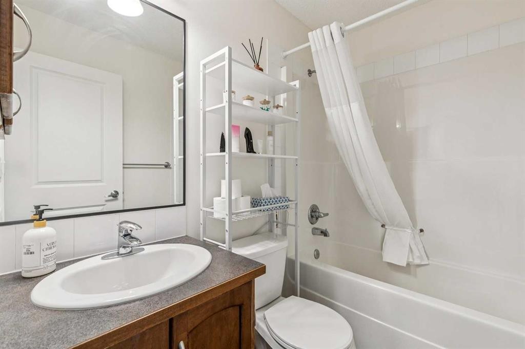 280 Rockyspring Grove Nw, Calgary, AB