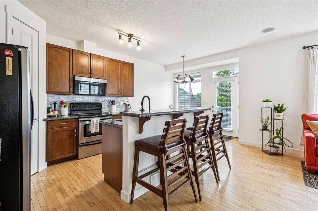 280 Rockyspring Grove Nw, Calgary, AB