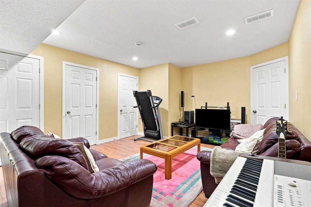 345 Saddlecrest Way Ne, Calgary, AB