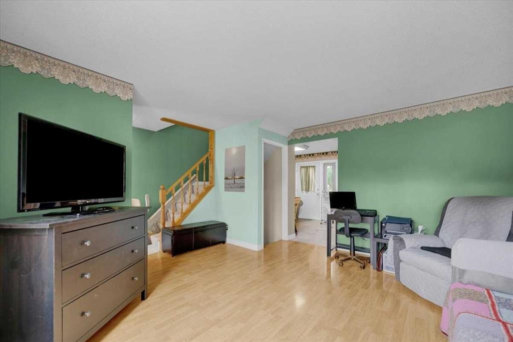 148 Deerview Way Se, Calgary, AB