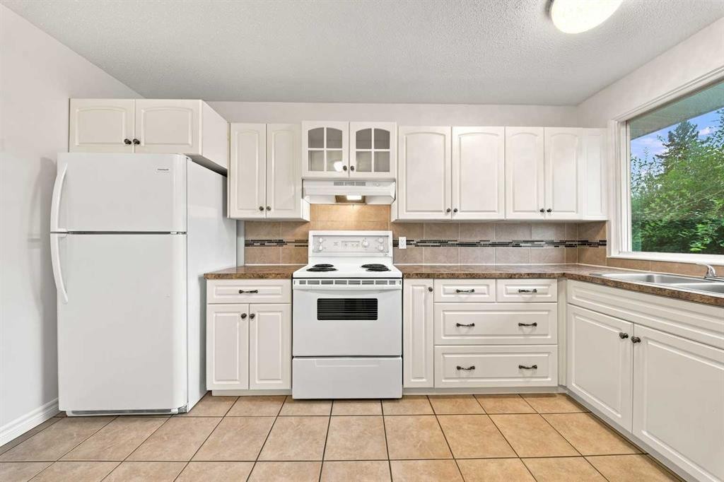 248 Huntcroft Road Ne, Calgary, AB