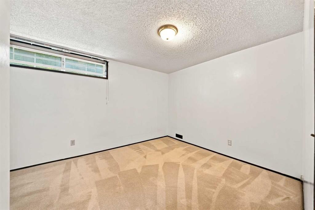 248 Huntcroft Road Ne, Calgary, AB
