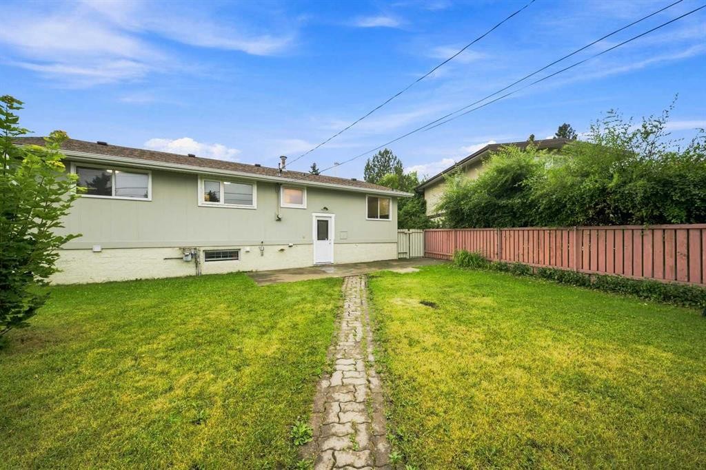 248 Huntcroft Road Ne, Calgary, AB