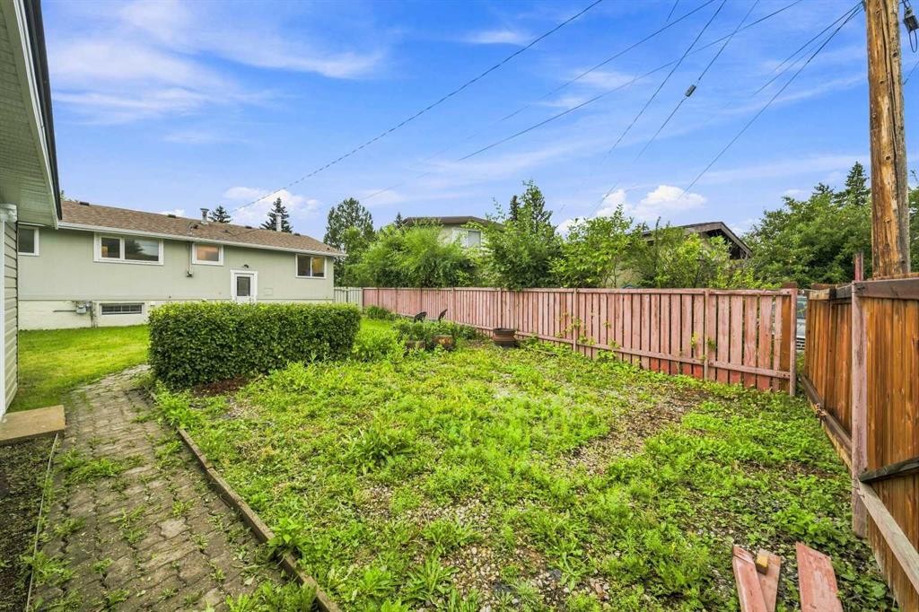 248 Huntcroft Road Ne, Calgary, AB