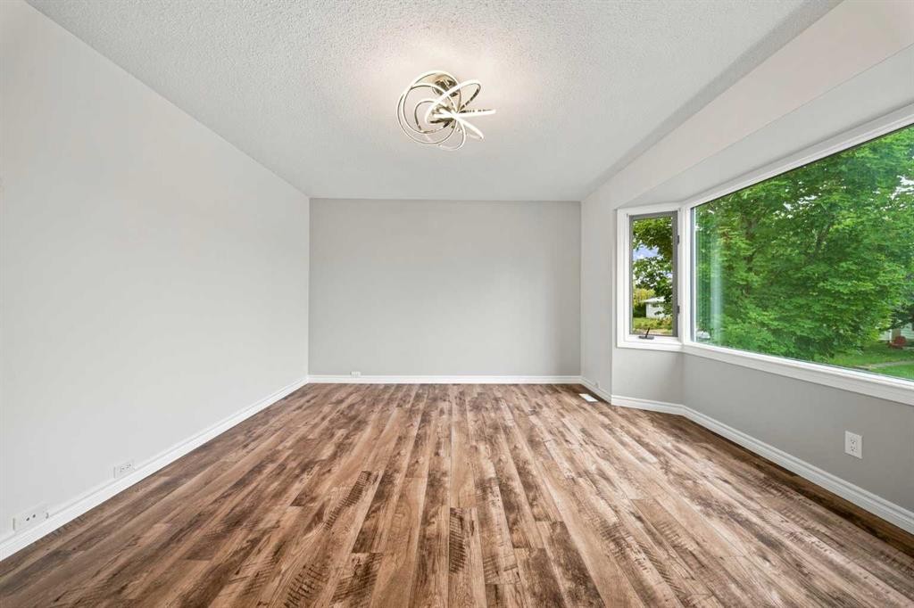 248 Huntcroft Road Ne, Calgary, AB