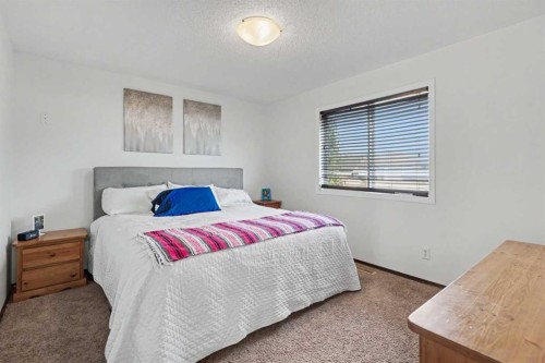 380 Cranberry Circle Se, Calgary, AB 