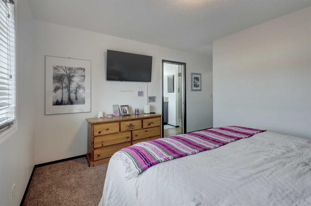 380 Cranberry Circle Se, Calgary, AB