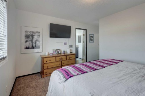 380 Cranberry Circle Se, Calgary, AB 