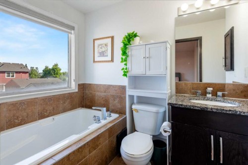 380 Cranberry Circle Se, Calgary, AB 