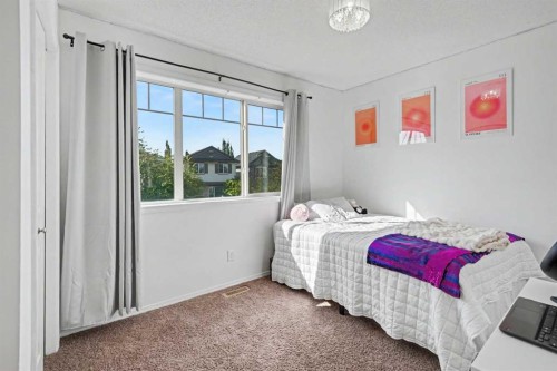380 Cranberry Circle Se, Calgary, AB 