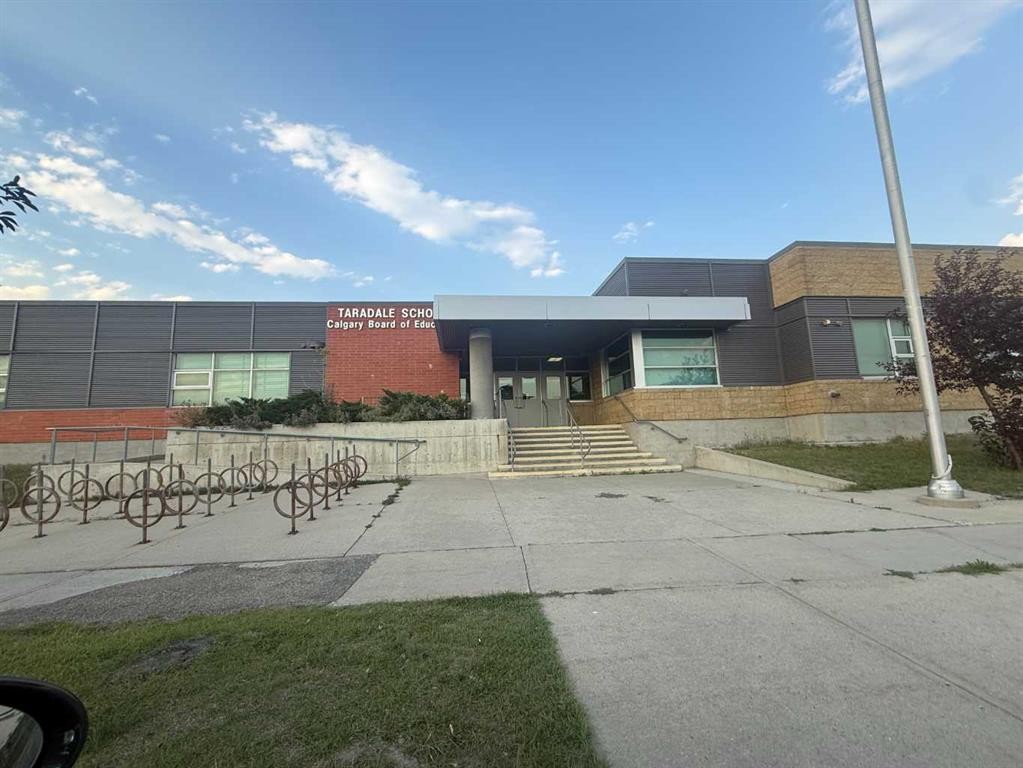 56 Taralake Park Ne, Calgary, AB