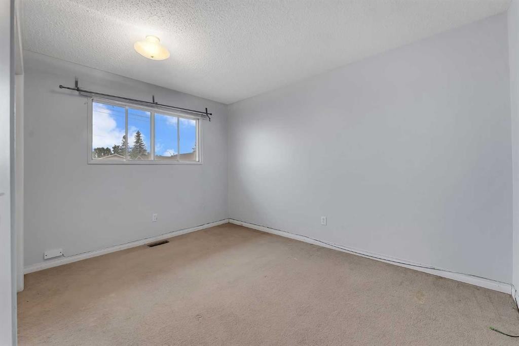 5219 Rundleview Road Ne, Calgary, AB