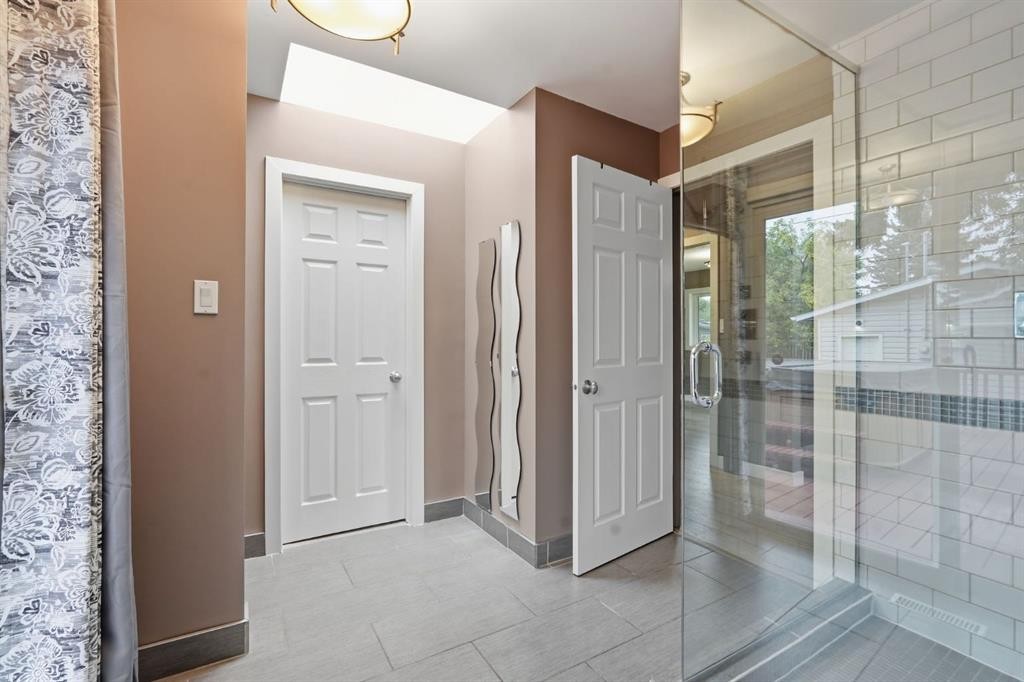 3324 36 Avenue Sw, Calgary, AB