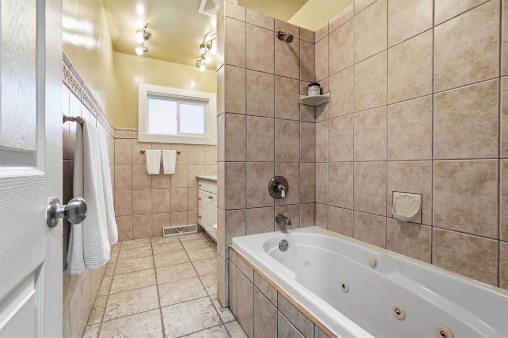 3324 36 Avenue Sw, Calgary, AB
