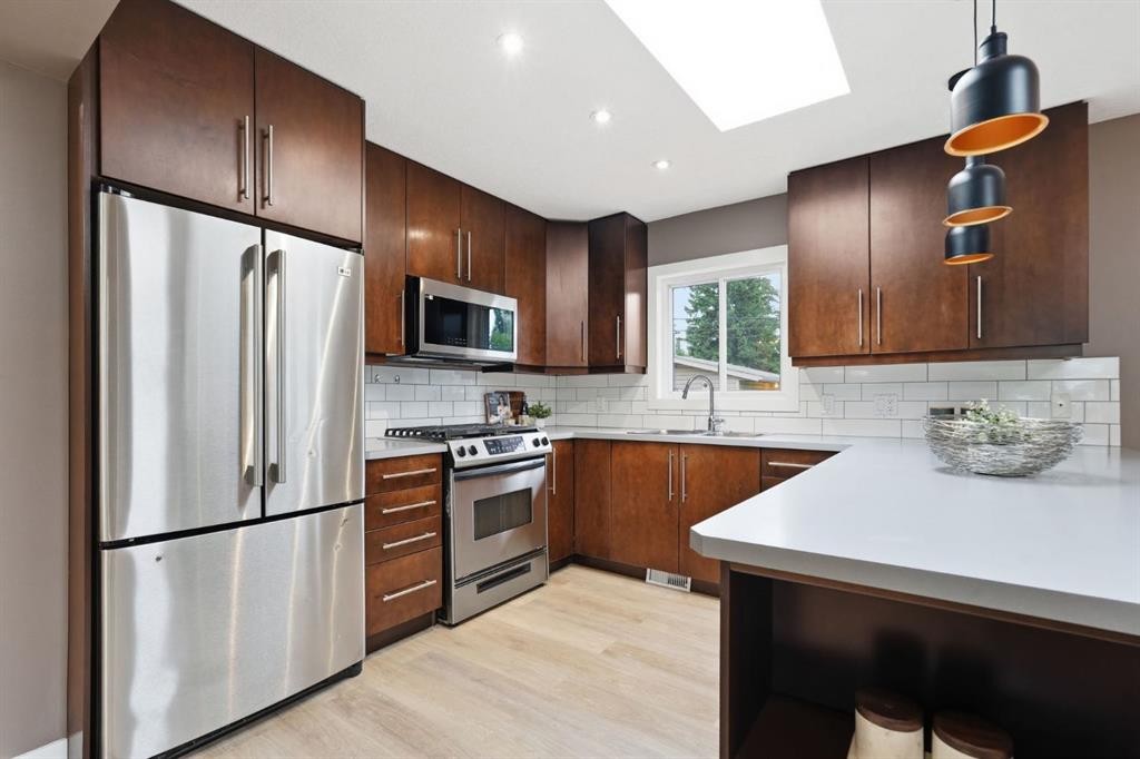 3324 36 Avenue Sw, Calgary, AB