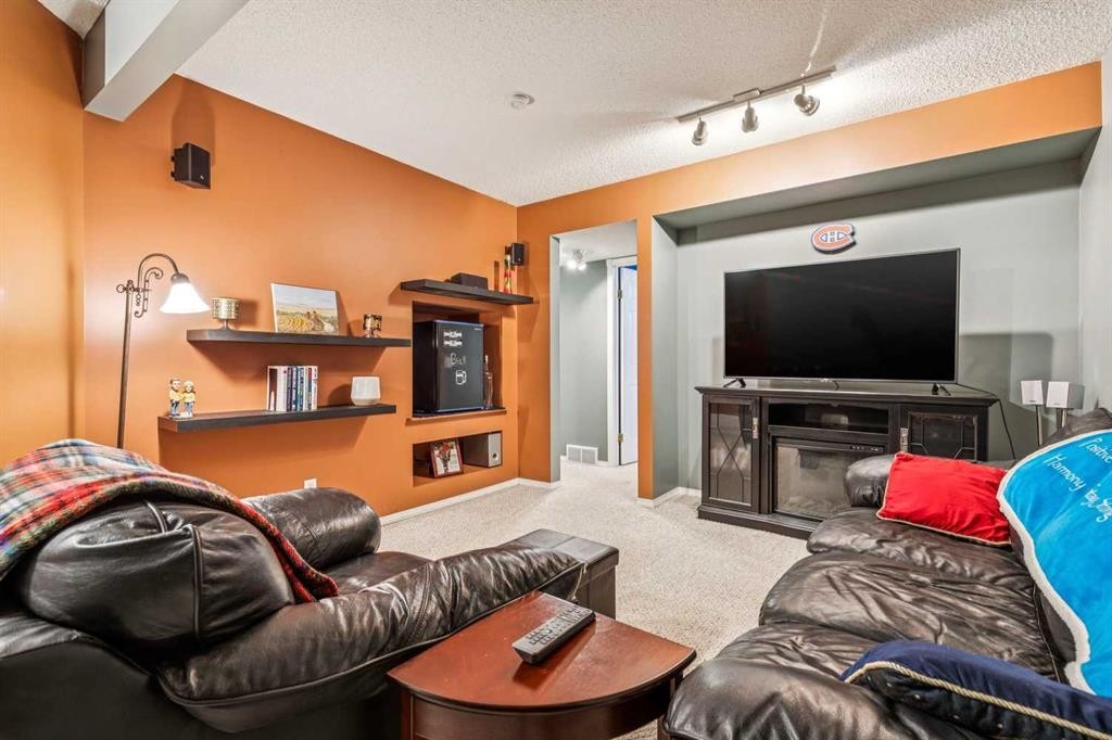 40 Country Hills Bay Nw, Calgary, AB