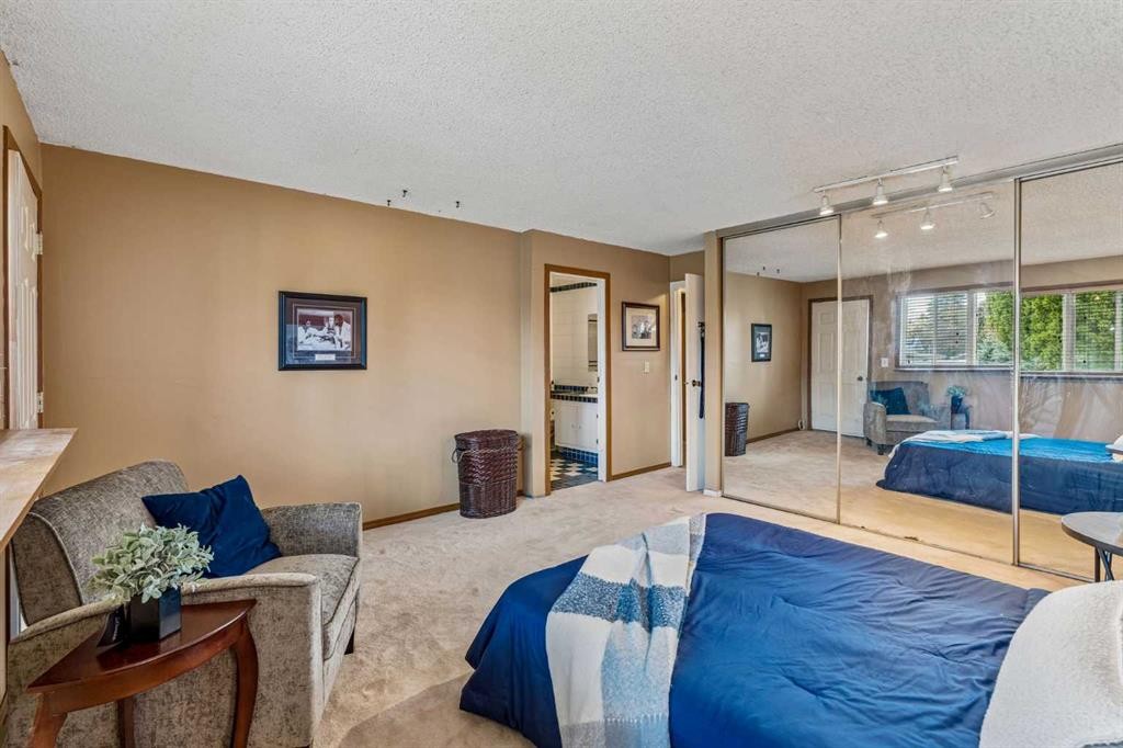 708 Lake Bonavista Drive Se, Calgary, AB