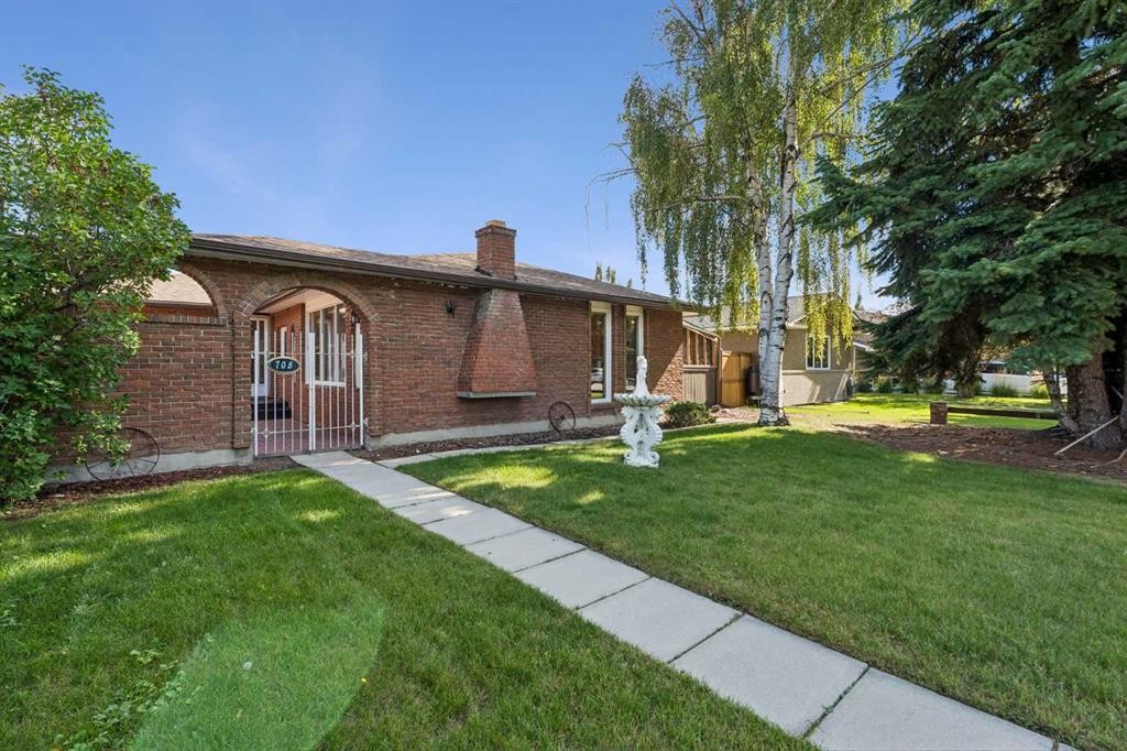 708 Lake Bonavista Drive Se, Calgary, AB