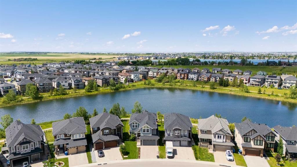 148 Kinniburgh Loop, Chestermere, AB