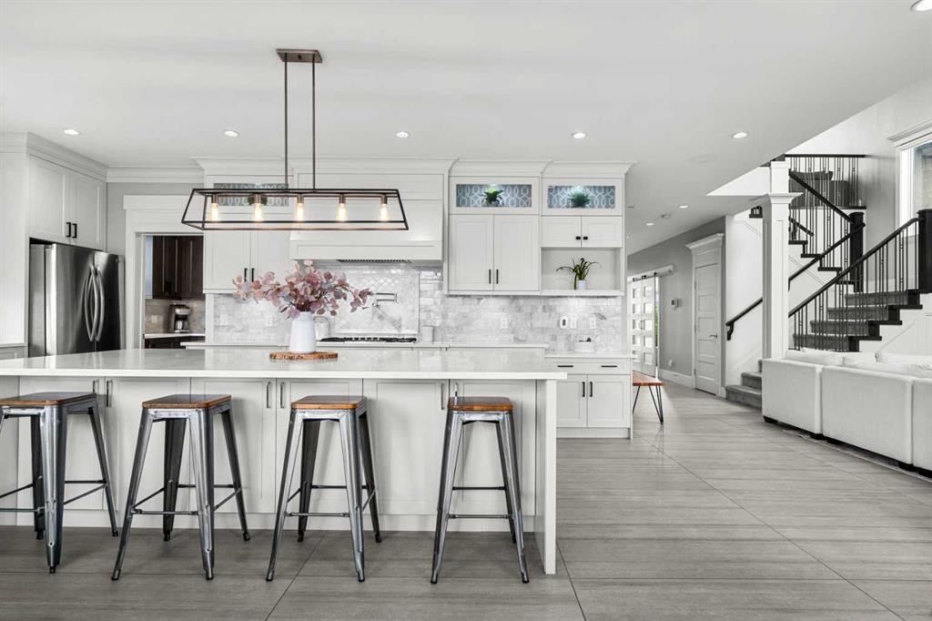 148 Kinniburgh Loop, Chestermere, AB