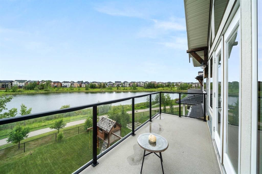 148 Kinniburgh Loop, Chestermere, AB