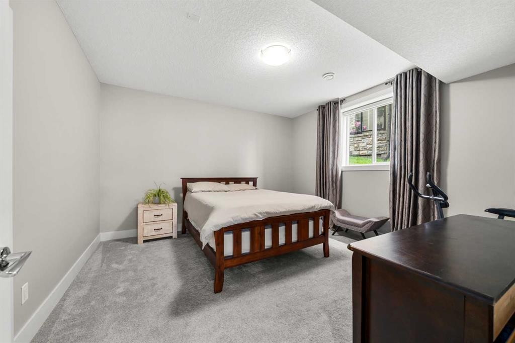148 Kinniburgh Loop, Chestermere, AB