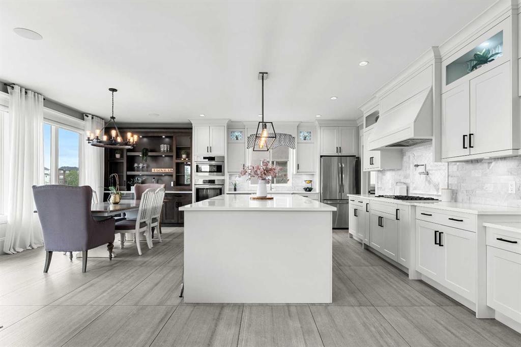 148 Kinniburgh Loop, Chestermere, AB