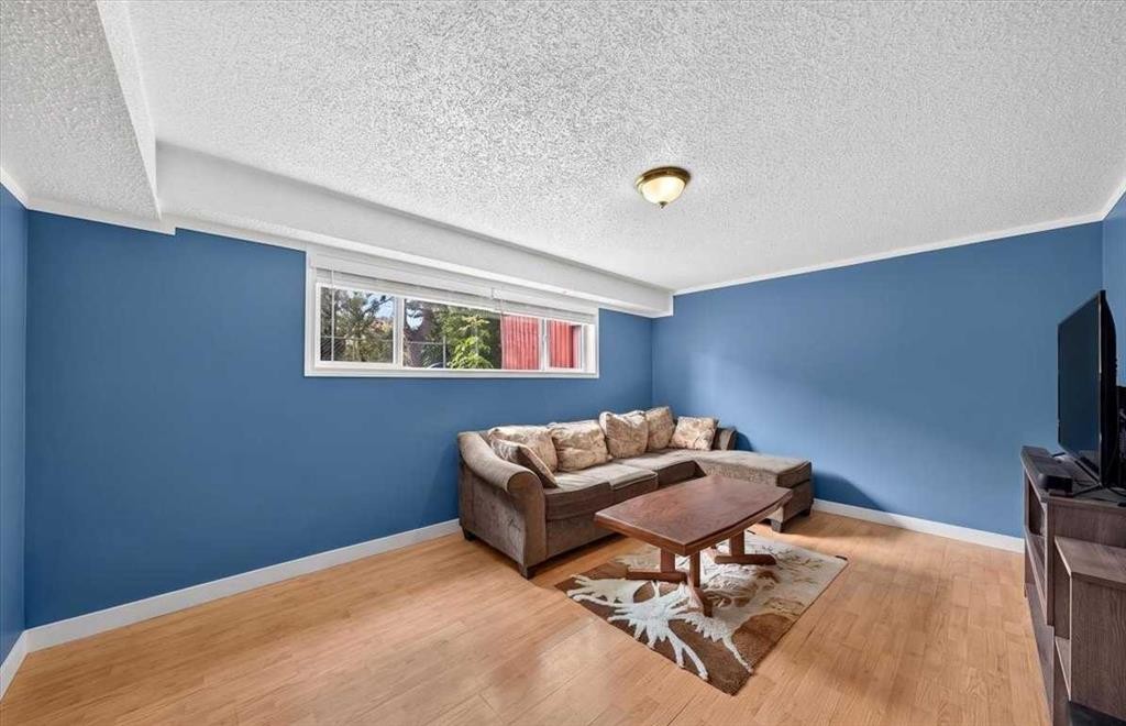 1424 11 Avenue Se, Calgary, AB