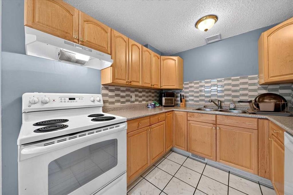1424 11 Avenue Se, Calgary, AB