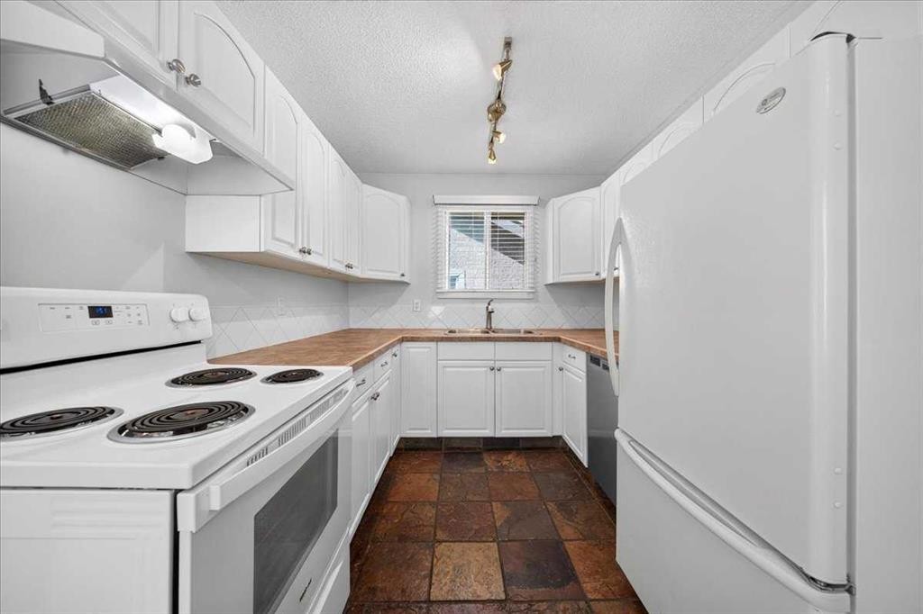 1424 11 Avenue Se, Calgary, AB