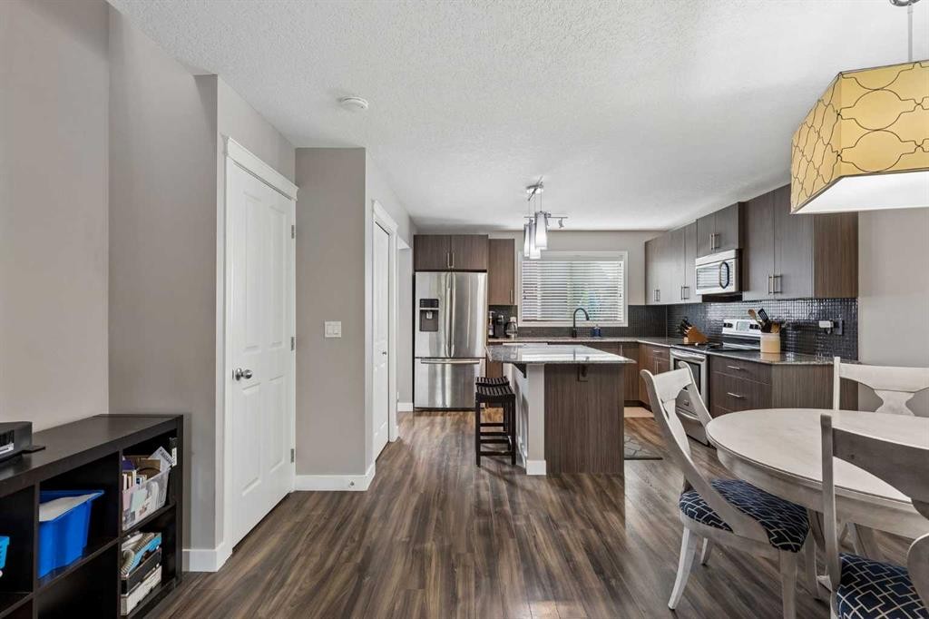 33 Legacy Gate Se, Calgary, AB