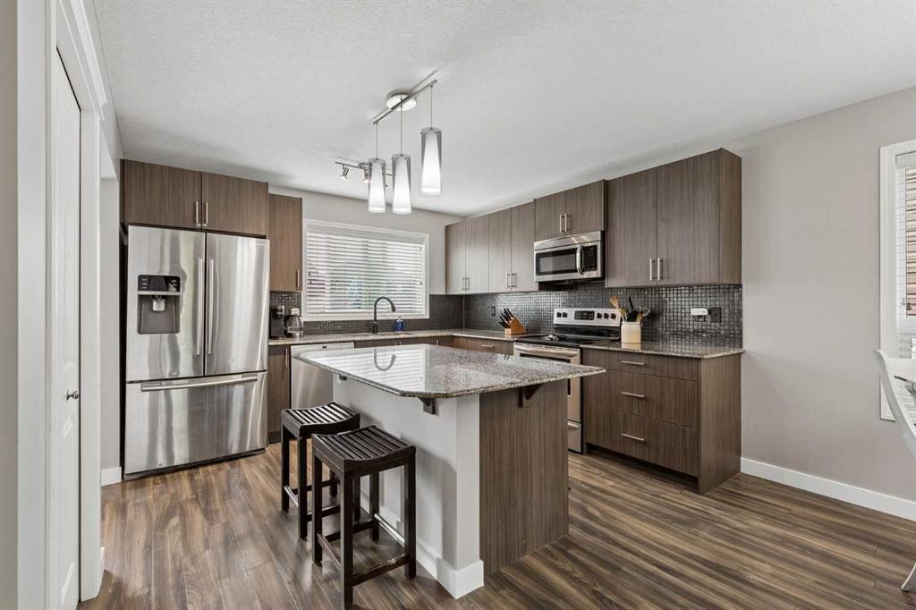 33 Legacy Gate Se, Calgary, AB