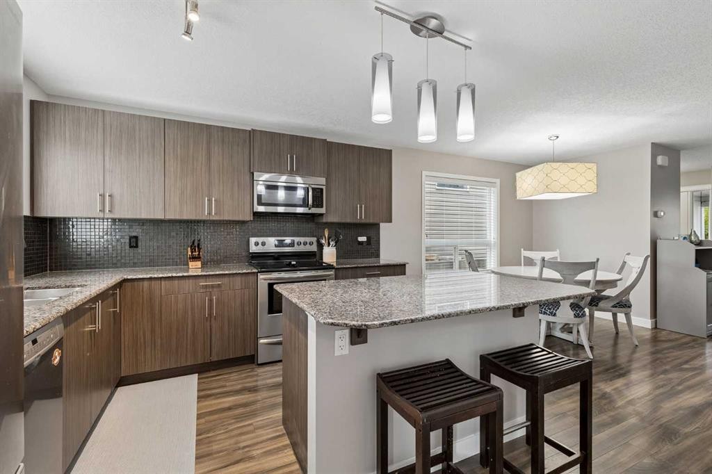 33 Legacy Gate Se, Calgary, AB