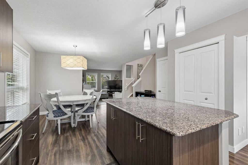 33 Legacy Gate Se, Calgary, AB