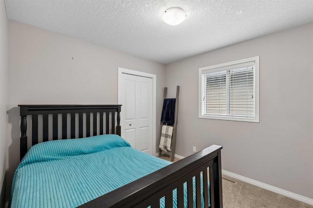 33 Legacy Gate Se, Calgary, AB