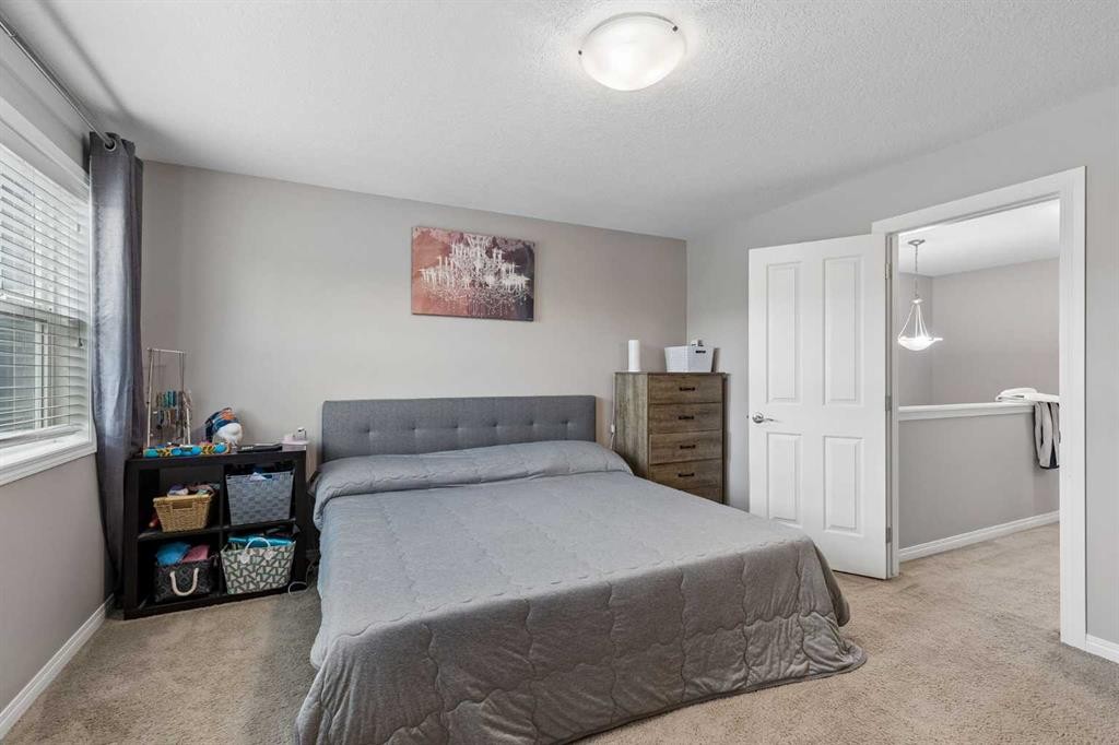 33 Legacy Gate Se, Calgary, AB