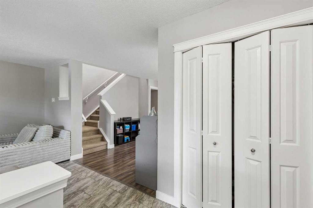 33 Legacy Gate Se, Calgary, AB