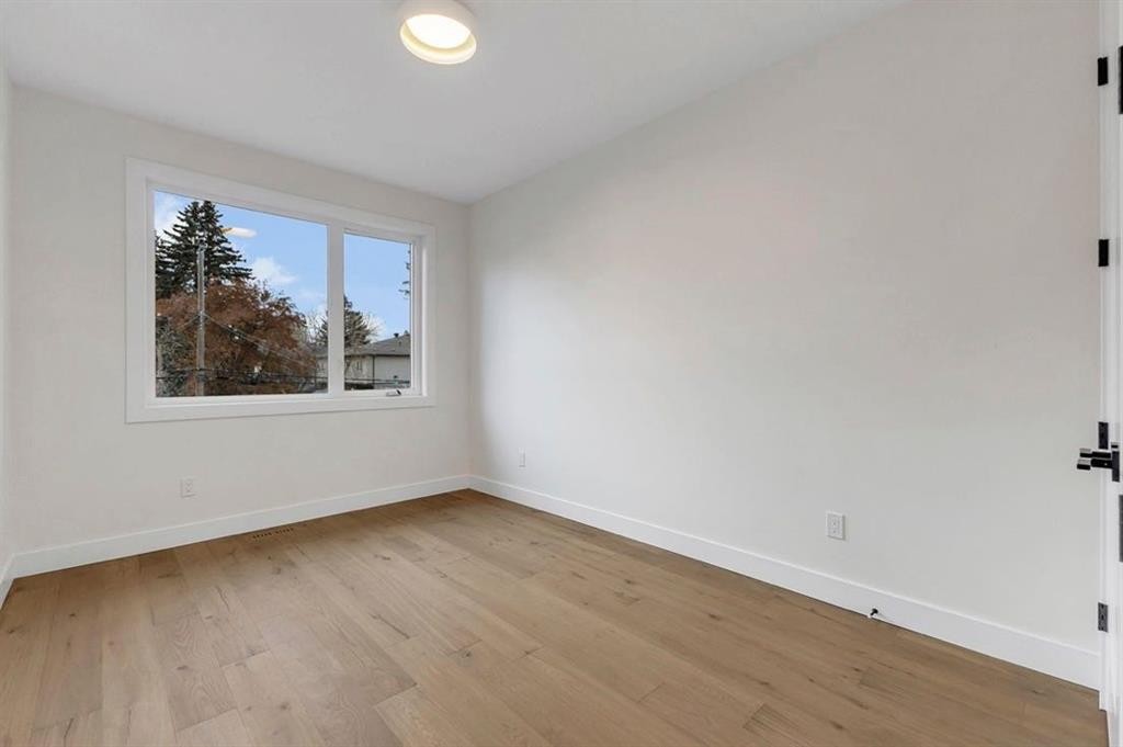 4921 21A Street Sw, Calgary, AB