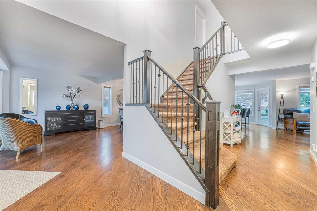 11 Sienna Hills Place Sw, Calgary, AB