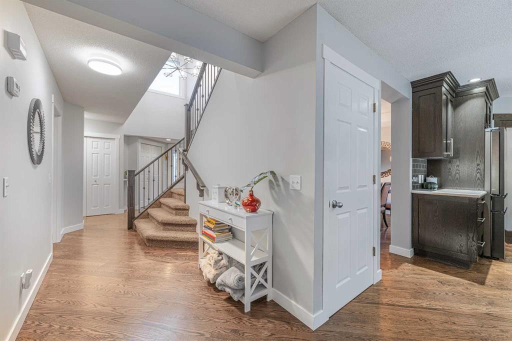 11 Sienna Hills Place Sw, Calgary, AB