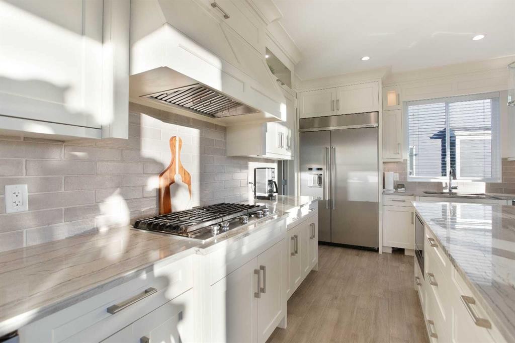 160 Kinniburgh Loop, Chestermere, AB