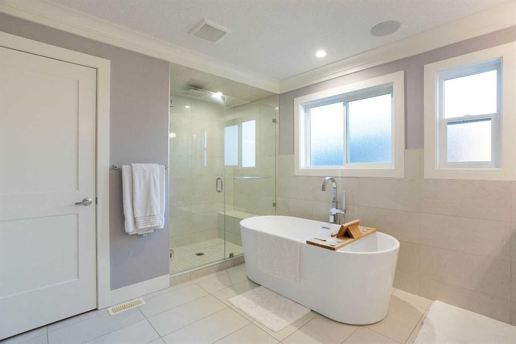 160 Kinniburgh Loop, Chestermere, AB