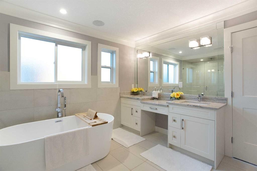 160 Kinniburgh Loop, Chestermere, AB