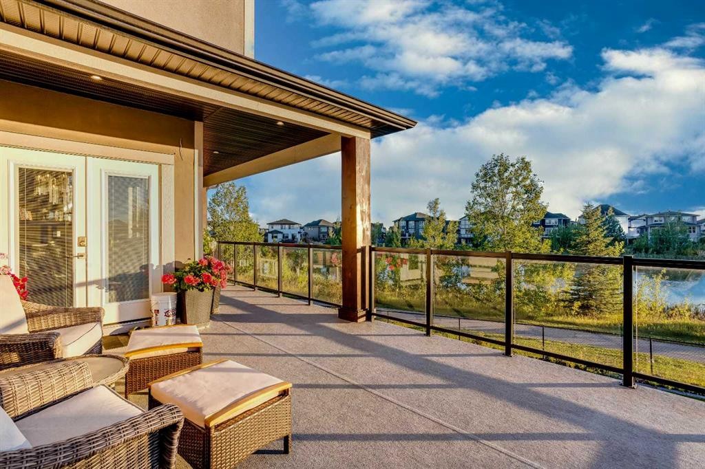 160 Kinniburgh Loop, Chestermere, AB