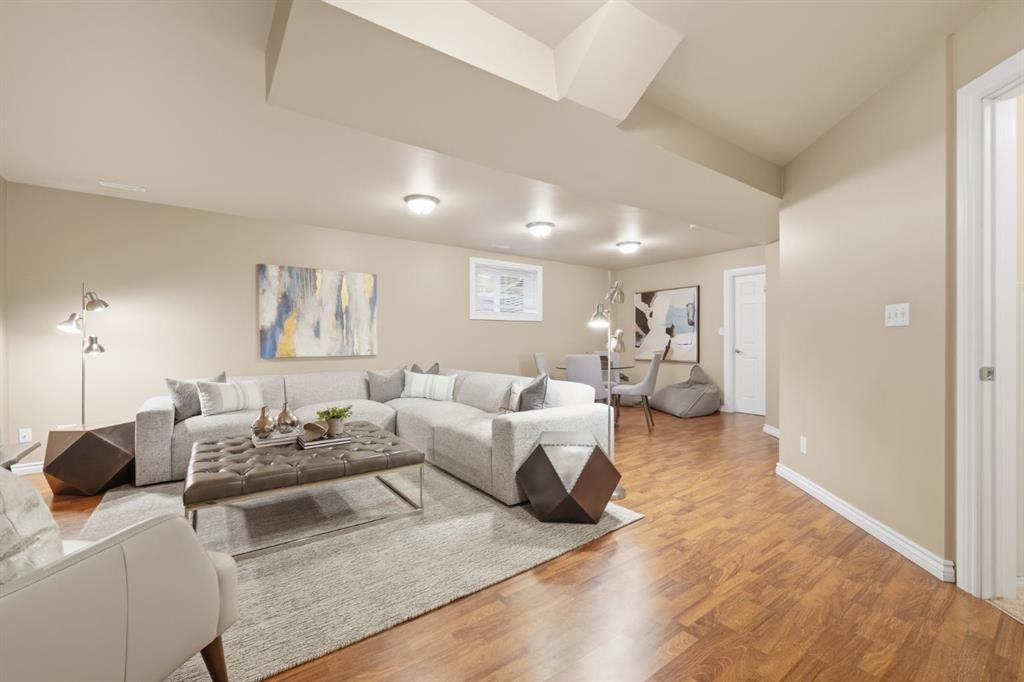 42 Prestwick Pond Terrace Se, Calgary, AB